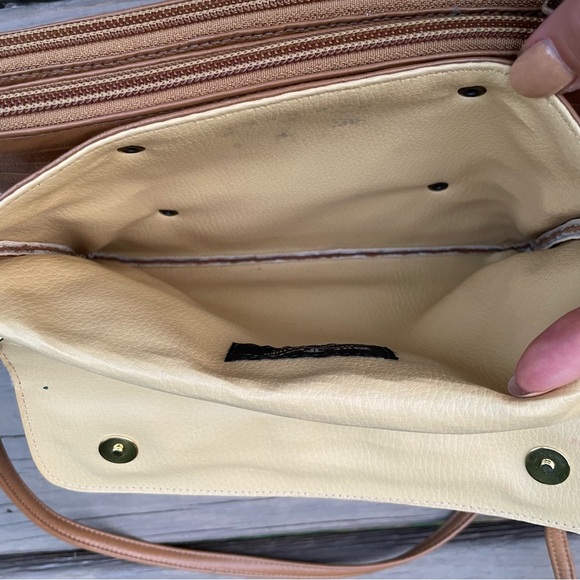 Due Fratelli tan cognac embossed leather crossbody bag purse - Picture 10 of 15